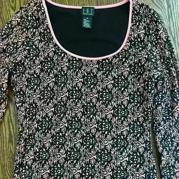 Pink and black - Picture 1 of 2